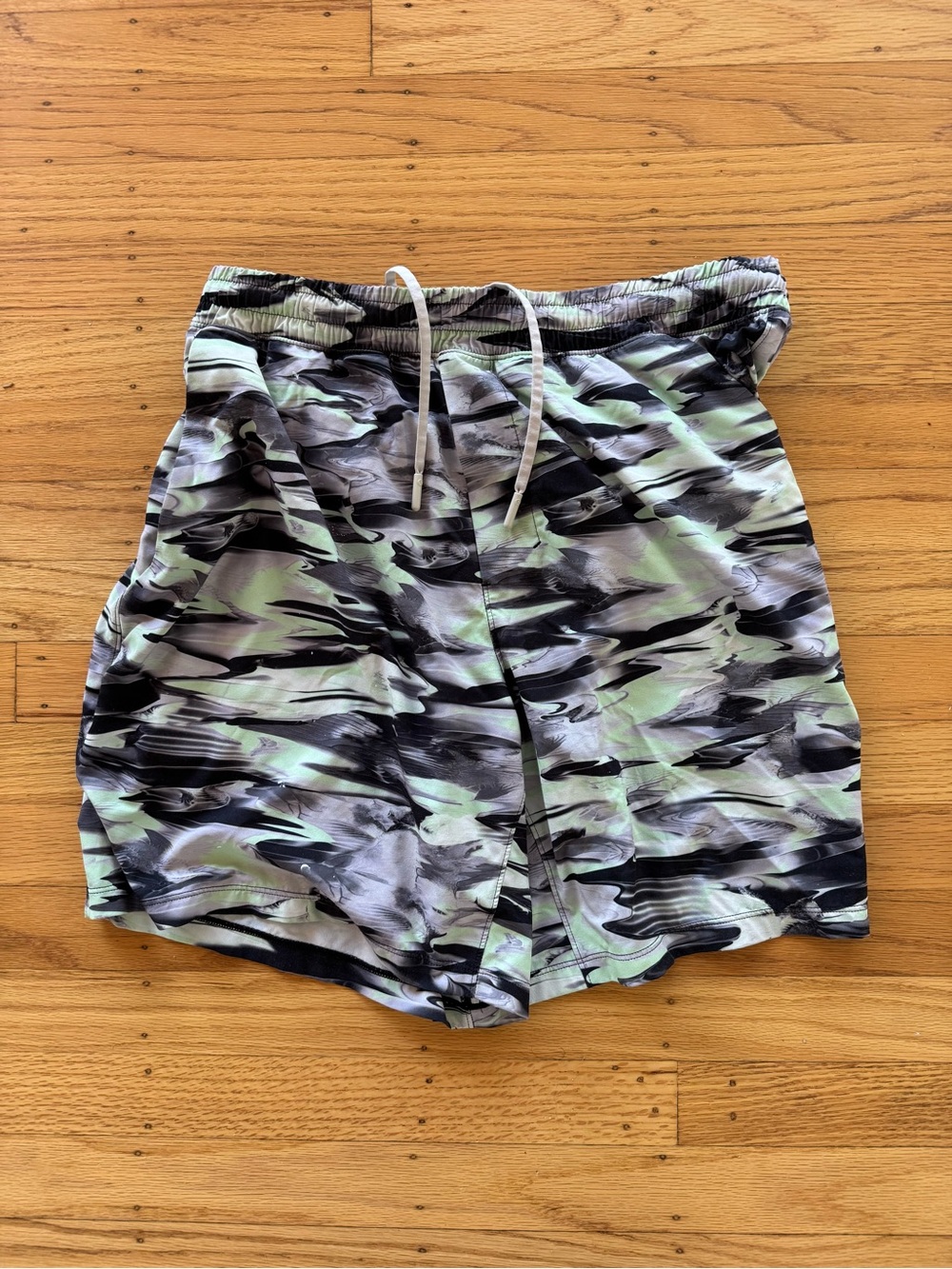 Lululemon Men's Pace Breaker Lined Short 7" Paint Glide Small